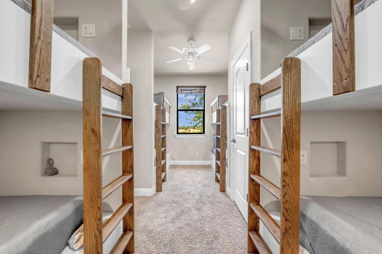 119 Christopher Concierge Services Available Kingsland Exterior photo